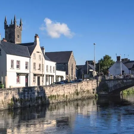 The Perfect Place * Ennis